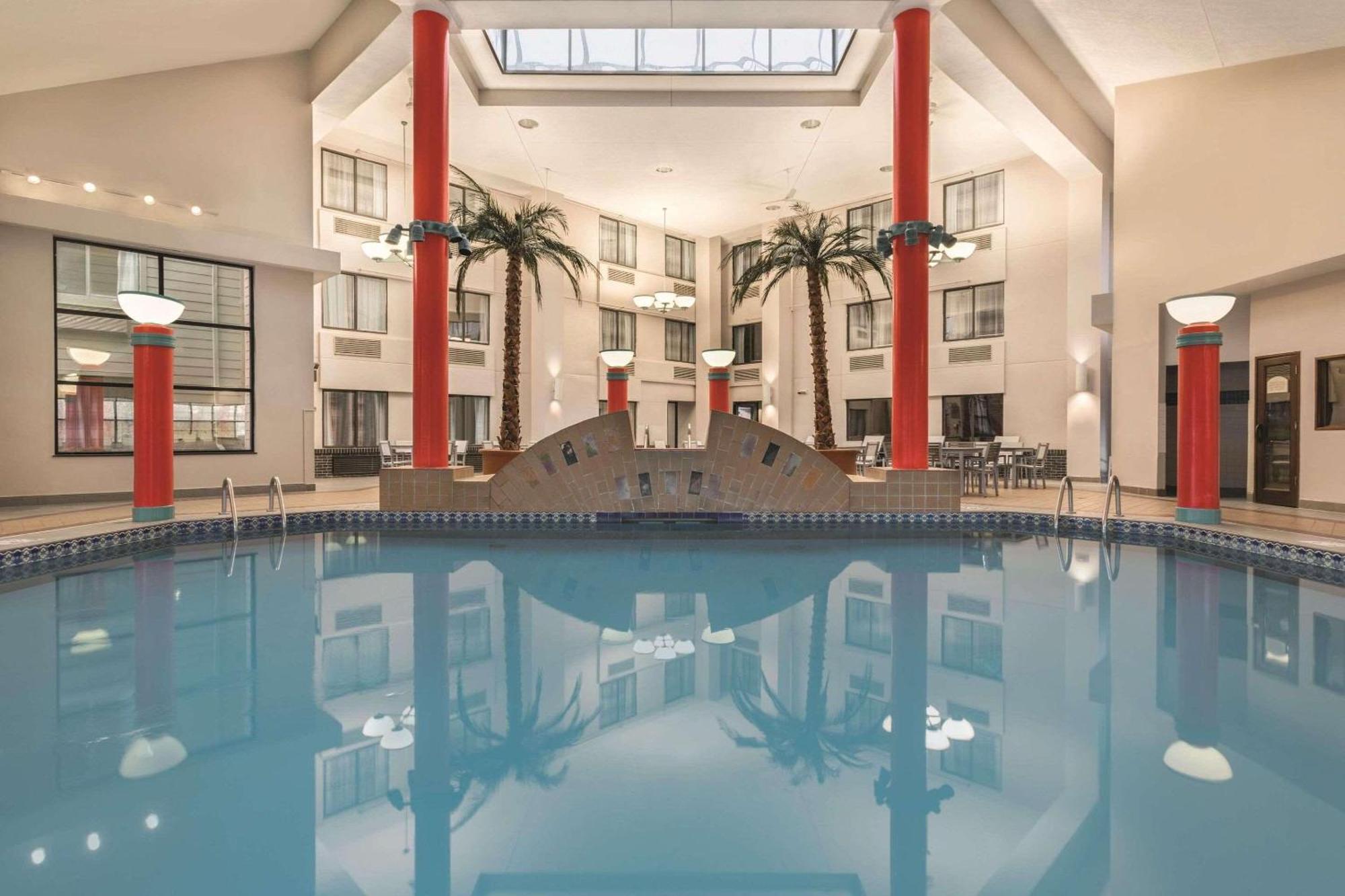 Country Inn & Suites By Radisson, Erie, Pa Kearsarge Exteriér fotografie